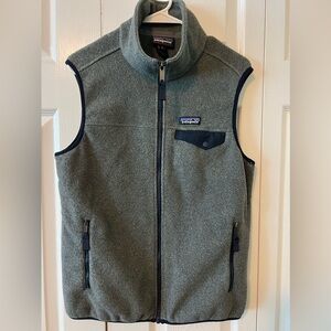 Patagonia Men’s Synchilla Fleece Vest Gray, Navy size Small.
